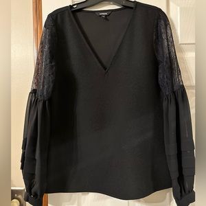 Cute women’s top from express size medium